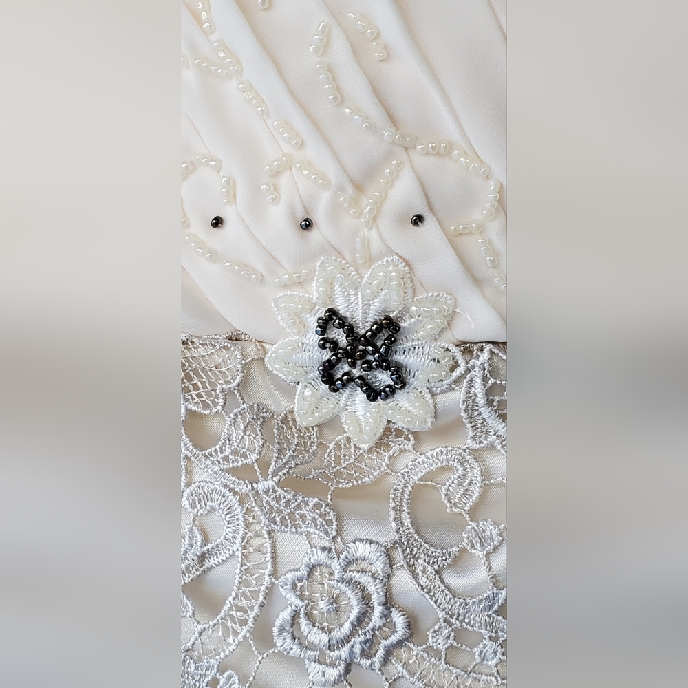 Women's Wedding Dress - Picture 8 of 16